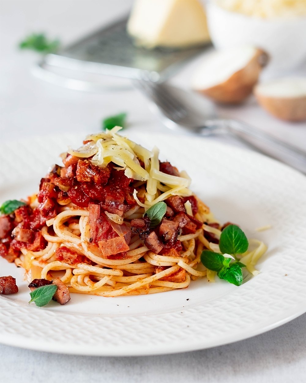 Spaghetti mit Wurstgulasch