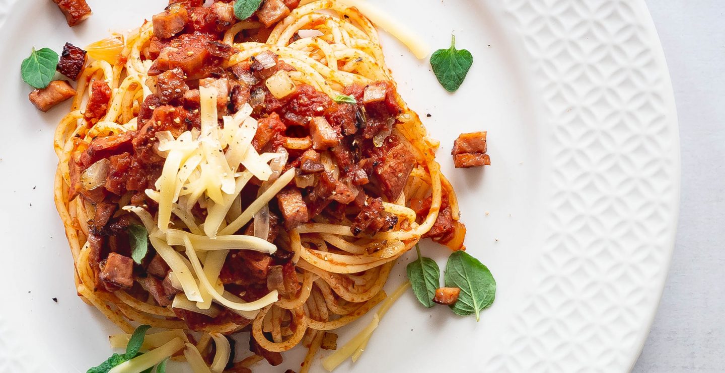 Spaghetti mit Wurstgulasch